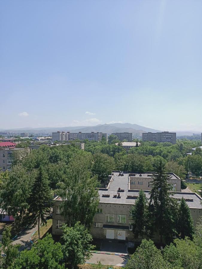 Apartnew In City Centr Ustʼ-Kamenogorsk Zewnętrze zdjęcie